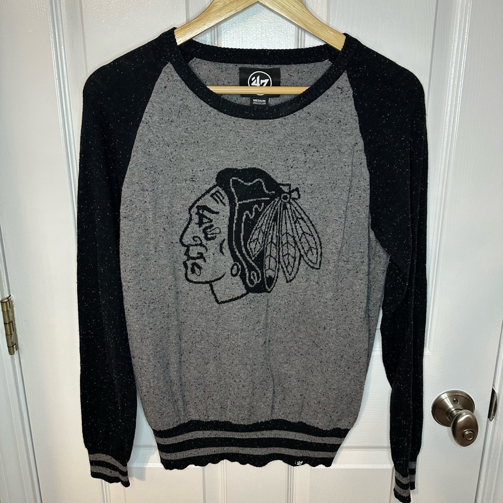 Chicago Blackhawks 47 Brand Womens Black & Gray Raglan Sleeve Pullover Sweater M